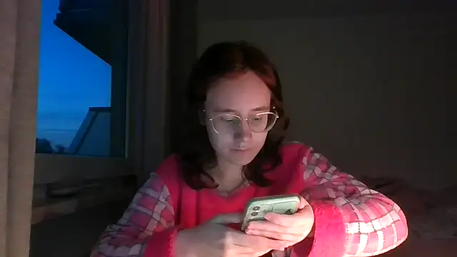 LuckySLove online show from March 8, 5:28 pm