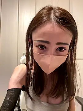 Snapshot of ericiii chatting on November 11, 6:35 am ericiii online show from November 11, 6:35 am