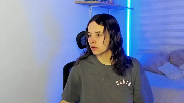 Emily Lindey online show from November 3, 3:19 am