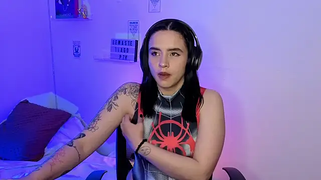 Emily Lindey online show from March 31, 5:41 am