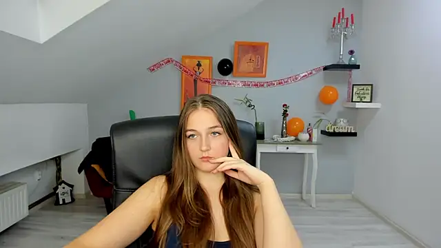 AnneWilsonn online show from October 29, 12:29 pm