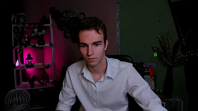 astren villo online show from November 18, 9:08 pm