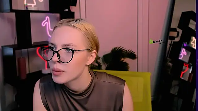 Snapshot of sendi_cais chatting on November 22, 9:30 am sendi cais online show from November 22, 9:30 am