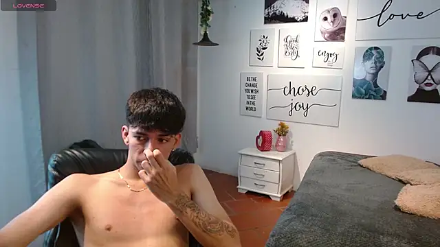 AmethystShadow17 online show from November 29, 7:28 pm