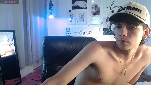 AmethystShadow17 online show from February 13, 7:43 pm