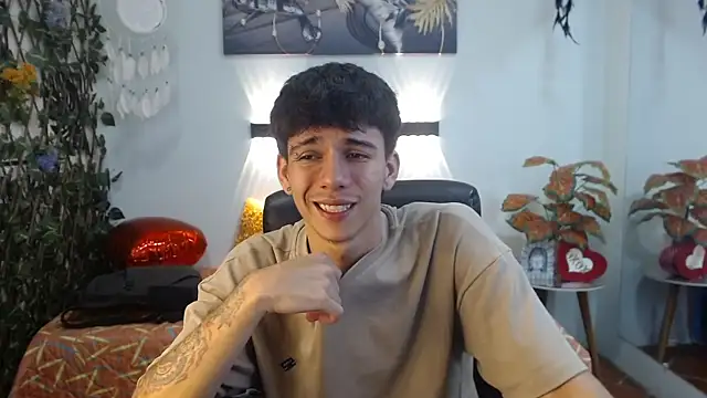 AmethystShadow17 online show from April 1, 3:18 am