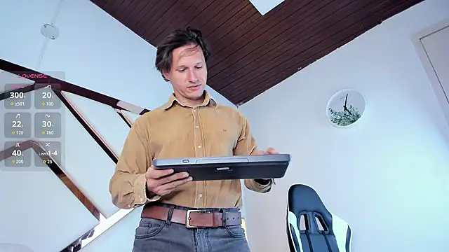 Justin valverde online show from February 10, 7:40 pm