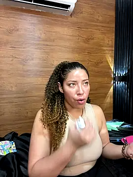 Yvonny27 online show from October 28, 3:14 pm