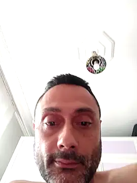 Snapshot of koruhkn chatting on April 1, 1:41 pm koruhkn online show from April 1, 1:41 pm