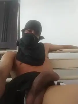 Snapshot of JR777xxx chatting on April 14, 9:21 pm JR777xxx online show from April 14, 9:21 pm