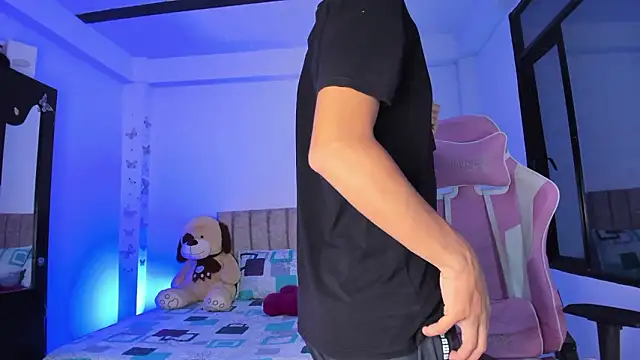 Axel Cody  online show from March 21, 11:37 am