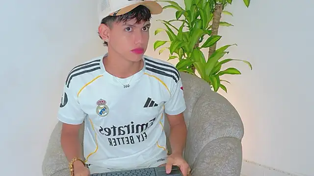 Axel Cody  online show from May 5, 11:51 am
