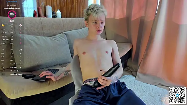 Snapshot of Logan_mett chatting on May 8, 1:16 pm Logan mett online show from May 8, 1:16 pm