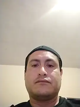 Snapshot of checheludo23 chatting on February 4, 2:50 am checheludo23 online show from February 4, 2:50 am