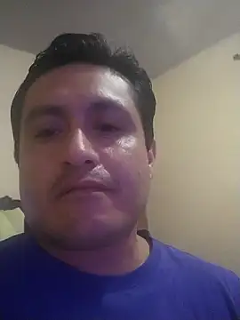 Snapshot of checheludo23 chatting on February 17, 5:48 am checheludo23 online show from February 17, 5:48 am