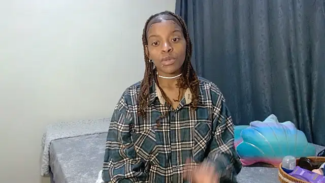 fifiqueen25 online show from March 23, 7:45 am