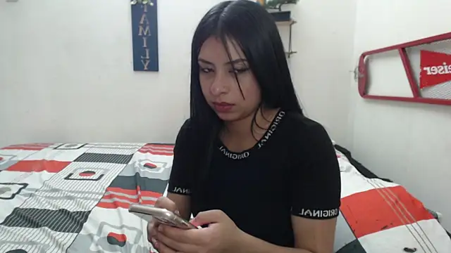 Snapshot of Lya_Hall_ chatting on February 14, 7:32 pm Lya Hall online show from February 14, 7:32 pm