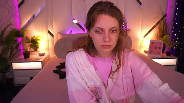 CuteeFoxy online show from March 13, 1:51 pm