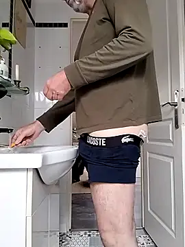 Snapshot of nicolaspgarnier chatting on October 15, 8:47 am nicolaspgarnier online show from October 15, 8:47 am