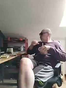 Snapshot of nicolaspgarnier chatting on March 11, 8:31 am nicolaspgarnier online show from March 11, 8:31 am