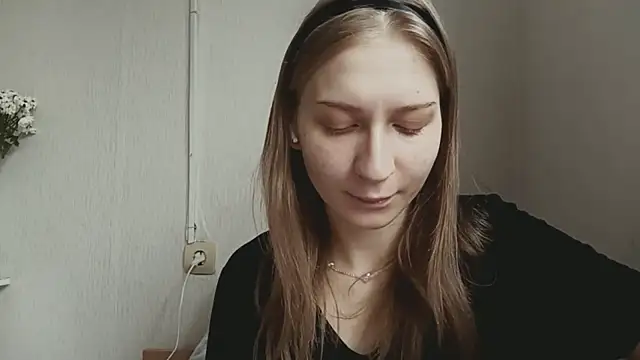 PetronilaReagen online show from December 3, 7:49 am