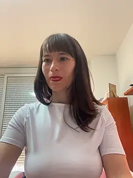 Snapshot of AlanaRius18 chatting on November 17, 10:32 am AlanaRius18 online show from November 17, 10:32 am