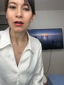 Snapshot of AlanaRius18 chatting on February 3, 11:04 am AlanaRius18 online show from February 3, 11:04 am