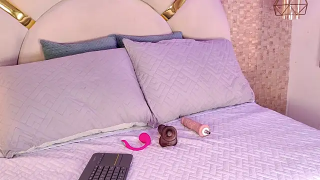 emmy rose25 online show from May 16, 11:42 am