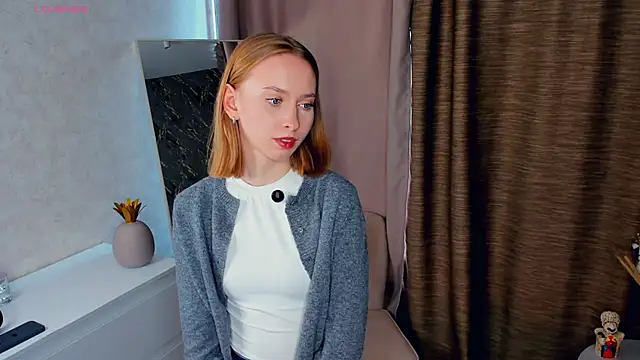 Snapshot of BereniceThull chatting on October 17, 6:27 am BereniceThull online show from October 17, 6:27 am