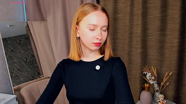 Snapshot of BereniceThull chatting on October 19, 4:57 am BereniceThull online show from October 19, 4:57 am