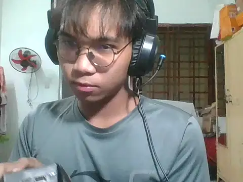 kave2033 online show from November 6, 4:08 pm