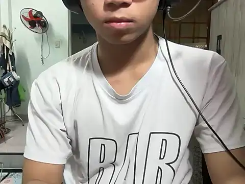 kave2033 online show from February 3, 4:01 pm