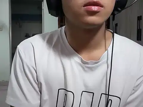 kave2033 online show from February 7, 3:16 pm