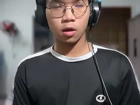 kave2033 online show from February 9, 3:05 pm