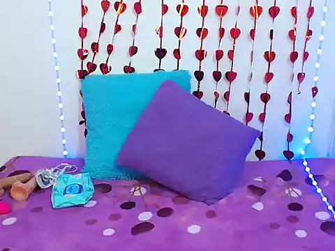 Snapshot of Isaa_Foxx_ chatting on October 17, 1:57 pm Isaa Foxx  online show from October 17, 1:57 pm