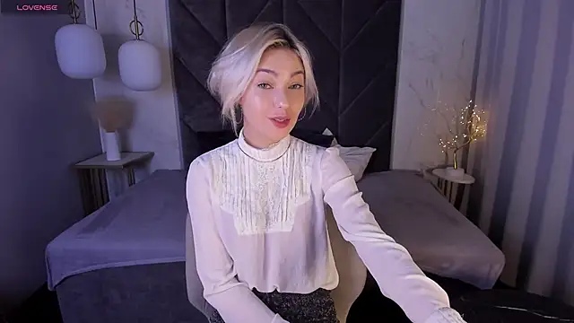 Snapshot of AlysiaSun_ chatting on October 17, 1:57 pm AlysiaSun online show from October 17, 1:57 pm