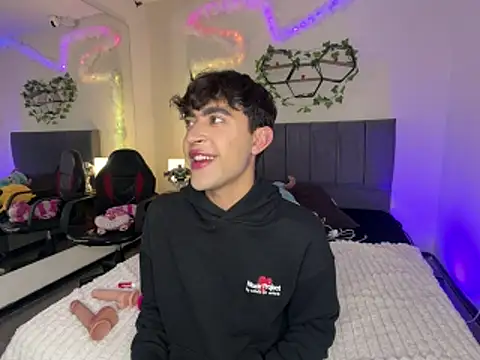 JustinCastiblanco online show from February 4, 11:38 am