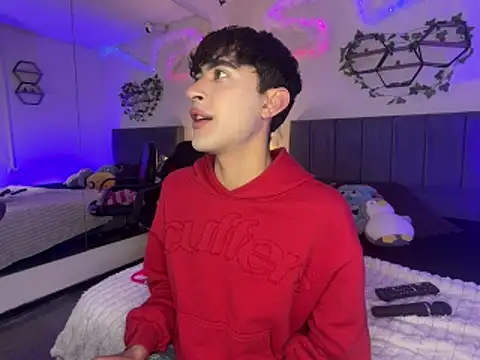 JustinCastiblanco online show from February 5, 11:37 am