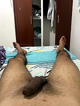 Muchachito18 online show from November 16, 4:07 am