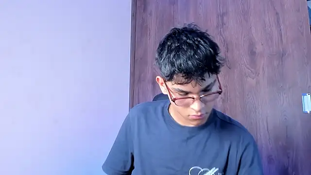 Muchachito18 online show from February 5, 8:57 pm