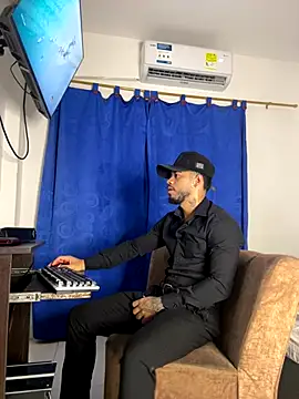 Kylian Alessandro online show from December 15, 10:47 pm