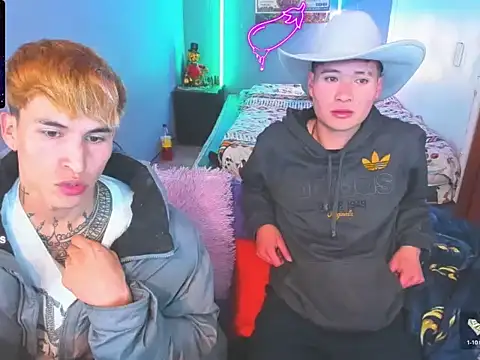 Snapshot of Latin_boysxxxx chatting on February 21, 4:13 am Latin boysxxxx online show from February 21, 4:13 am