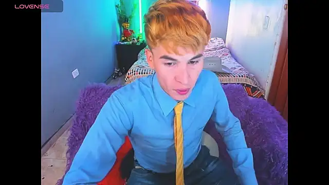 Snapshot of Latin_boysxxxx chatting on March 8, 3:10 am Latin boysxxxx online show from March 8, 3:10 am