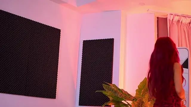 TiffanyBlaize online show from March 6, 4:20 am