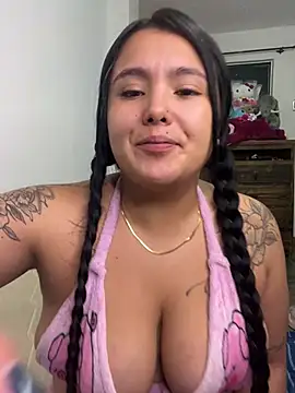 Snapshot of Mellani_luod chatting on May 1, 3:33 am Mellani luod online show from May 1, 3:33 am