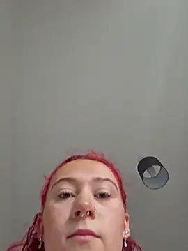 Snapshot of AliceThomass chatting on October 17, 10:40 am AliceThomass online show from October 17, 10:40 am