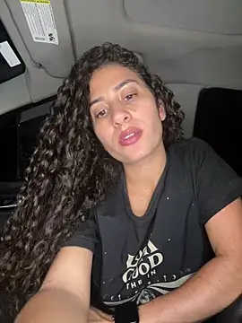 Snapshot of fernanda317 chatting on April 8, 9:26 pm fernanda317 online show from April 8, 9:26 pm