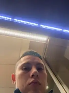 Snapshot of Feloh95 chatting on November 24, 11:26 pm Feloh95 online show from November 24, 11:26 pm