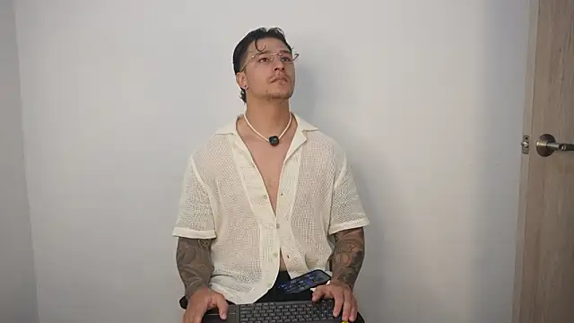 Dominick walker online show from March 21, 4:21 pm