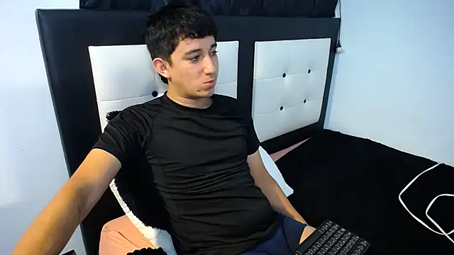 Dravith Valery online show from March 10, 4:06 am